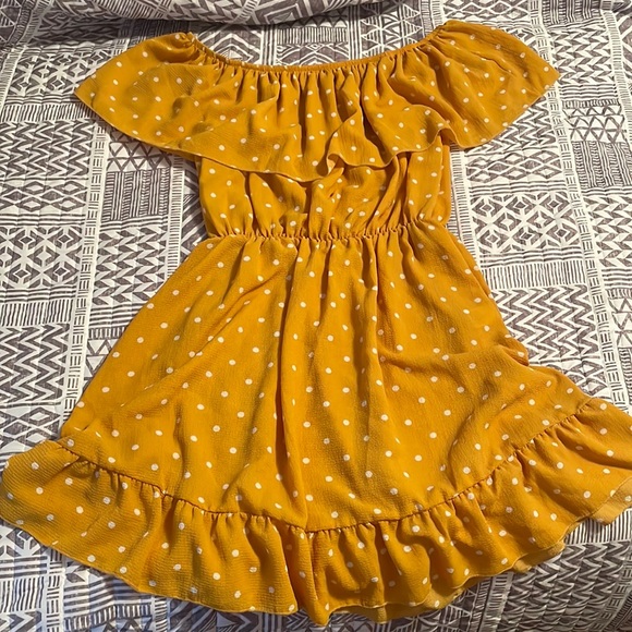 Dresses & Skirts - Ups and downs ruffled shoulder dress